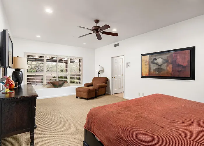 Santa Fe-style Escape In The Boulders Pool Hot Tub Access Covered Patios Grill Holiday home *
