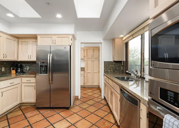 Santa Fe-style Escape In The Boulders Pool Hot Tub Access Covered Patios Grill Holiday home Cave Creek