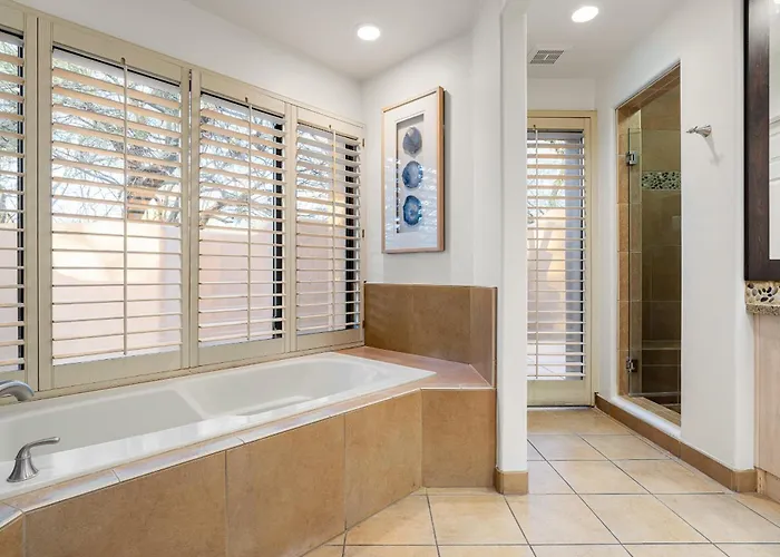 Santa Fe-style Escape In The Boulders Pool Hot Tub Access Covered Patios Grill Holiday home *